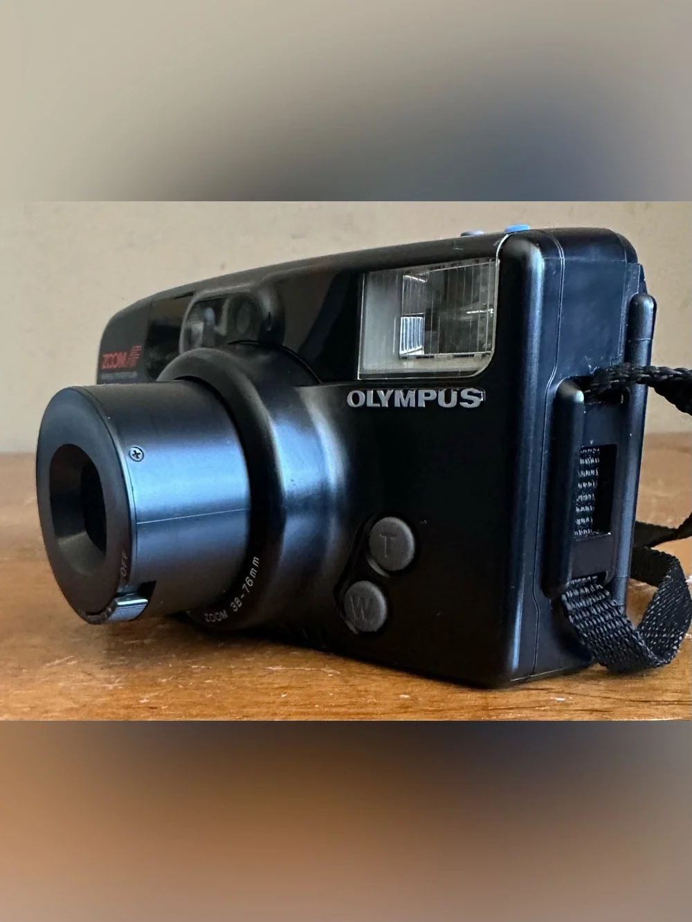 Olympus Infinity Zoom210 Variable Power Flash Compact Zoom Auto Focus Camera